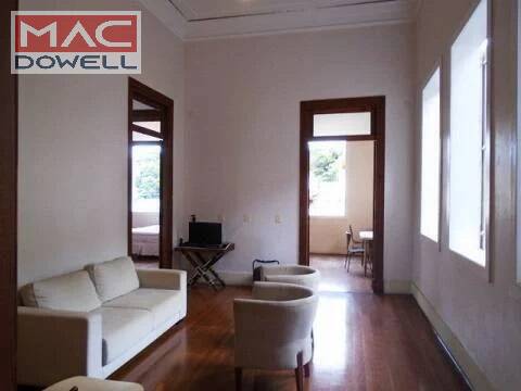 Casa à venda com 9 quartos, 422m² - Foto 2