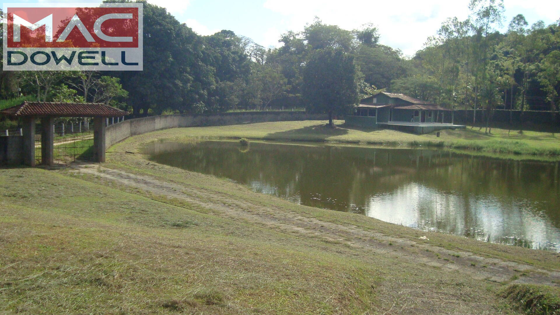 Fazenda à venda com 9 quartos, 1000m² - Foto 4