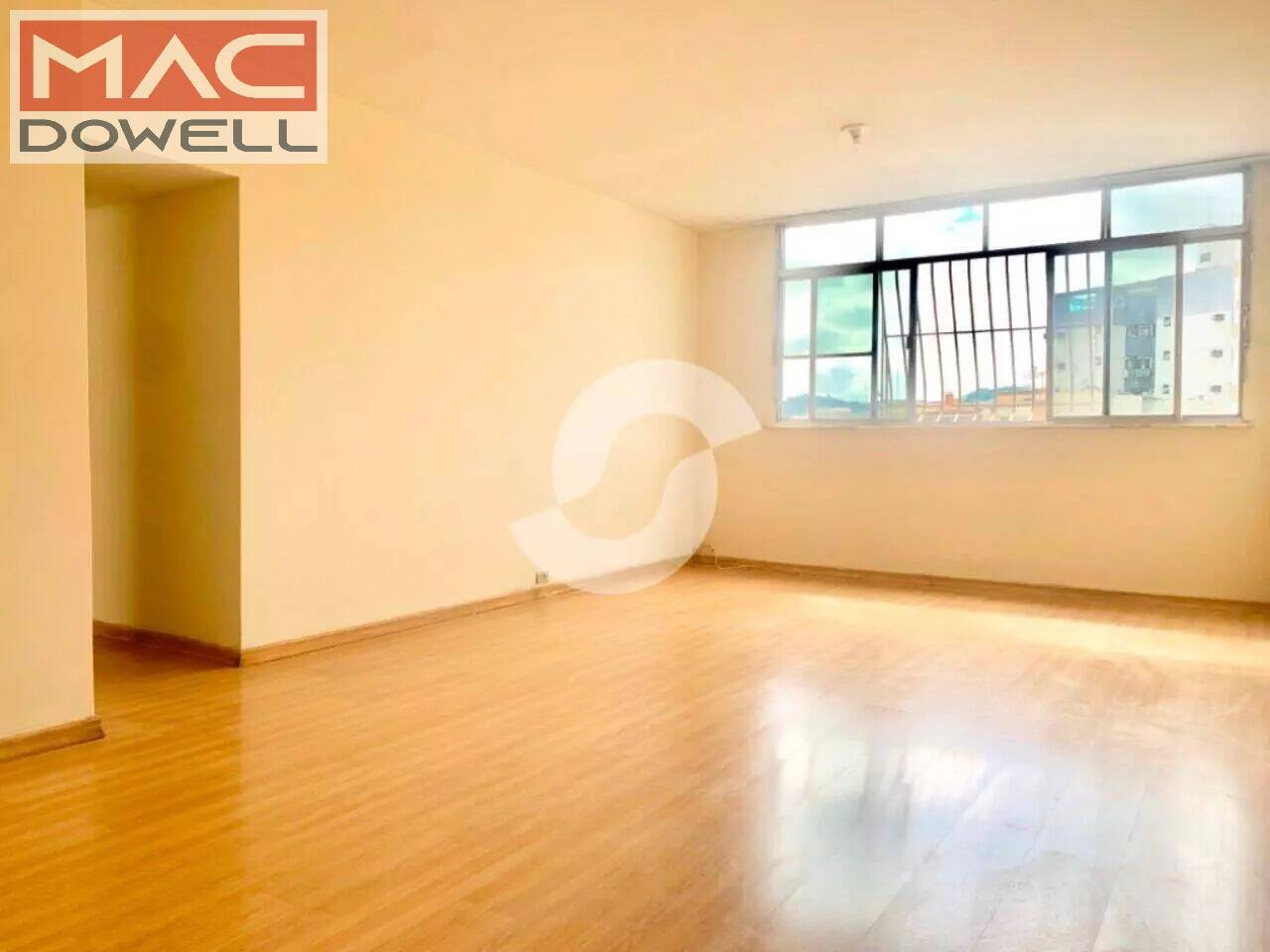 Apartamento à venda com 3 quartos, 120m² - Foto 1